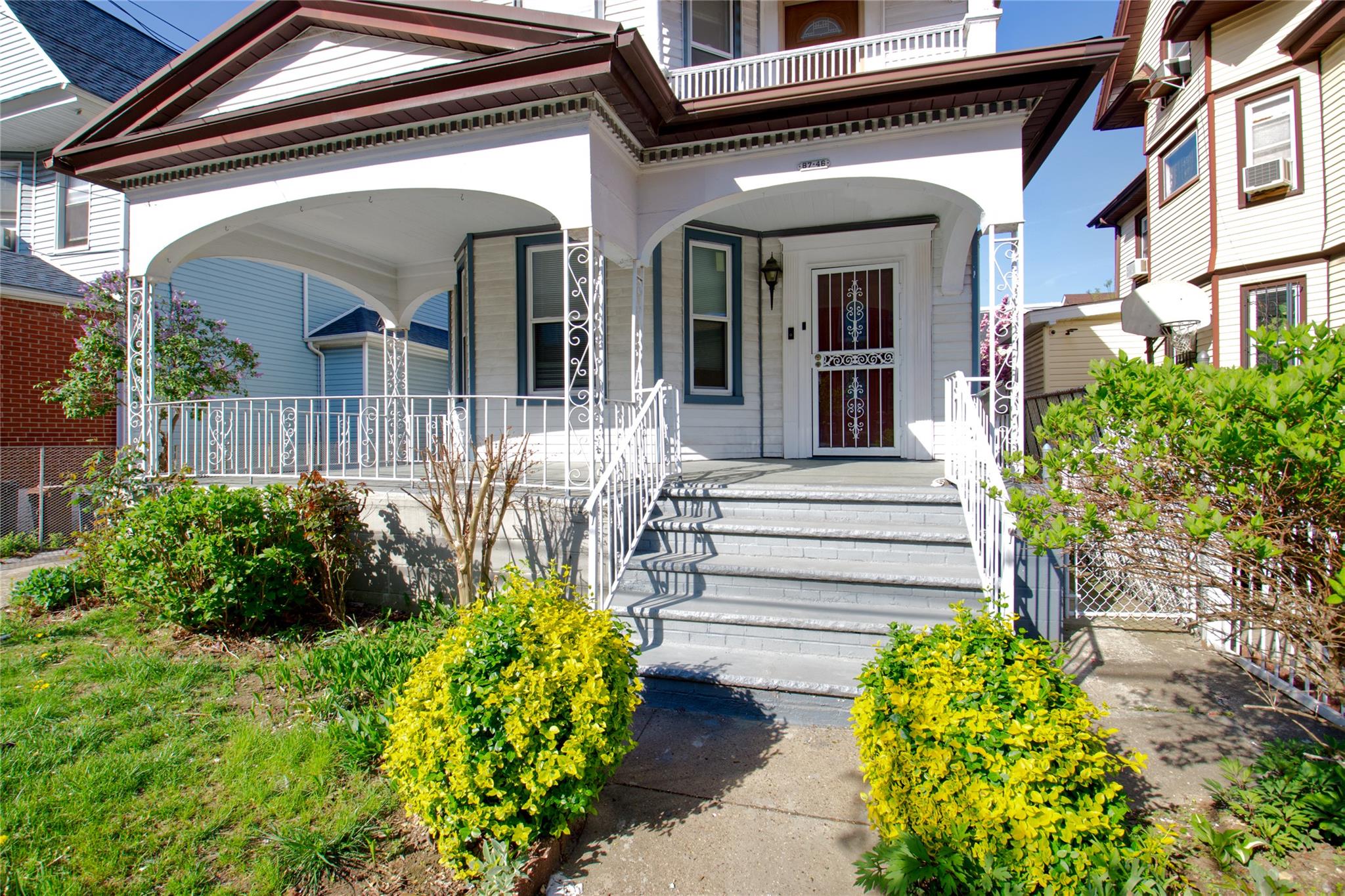 8746 117th Street, Richmond Hill, New York image 5