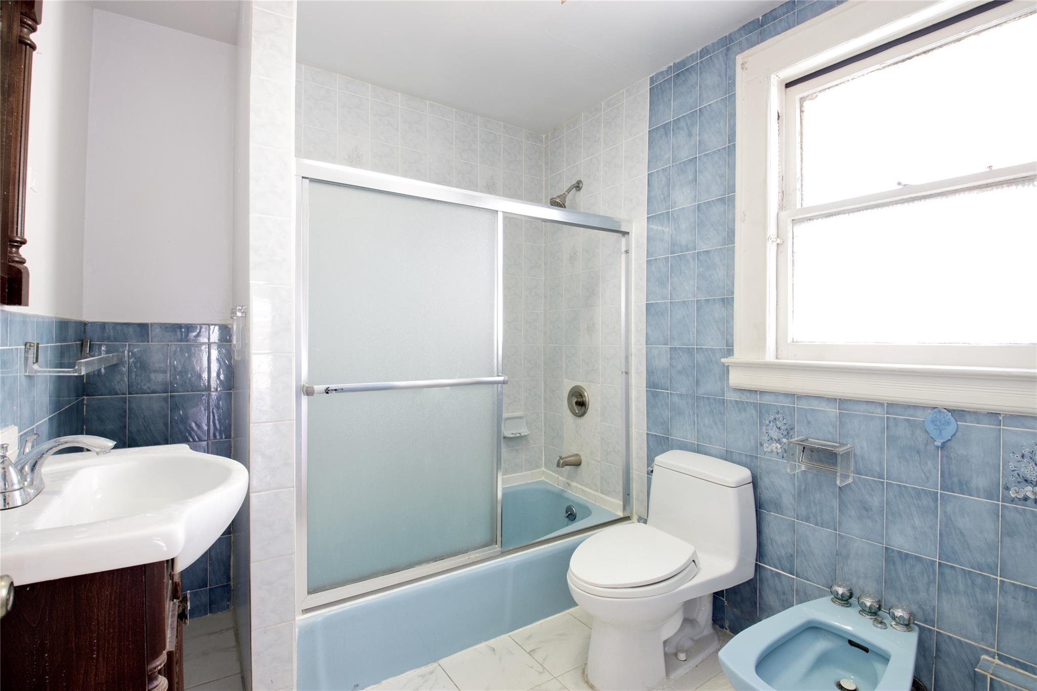 8746 117th Street, Richmond Hill, New York image 25