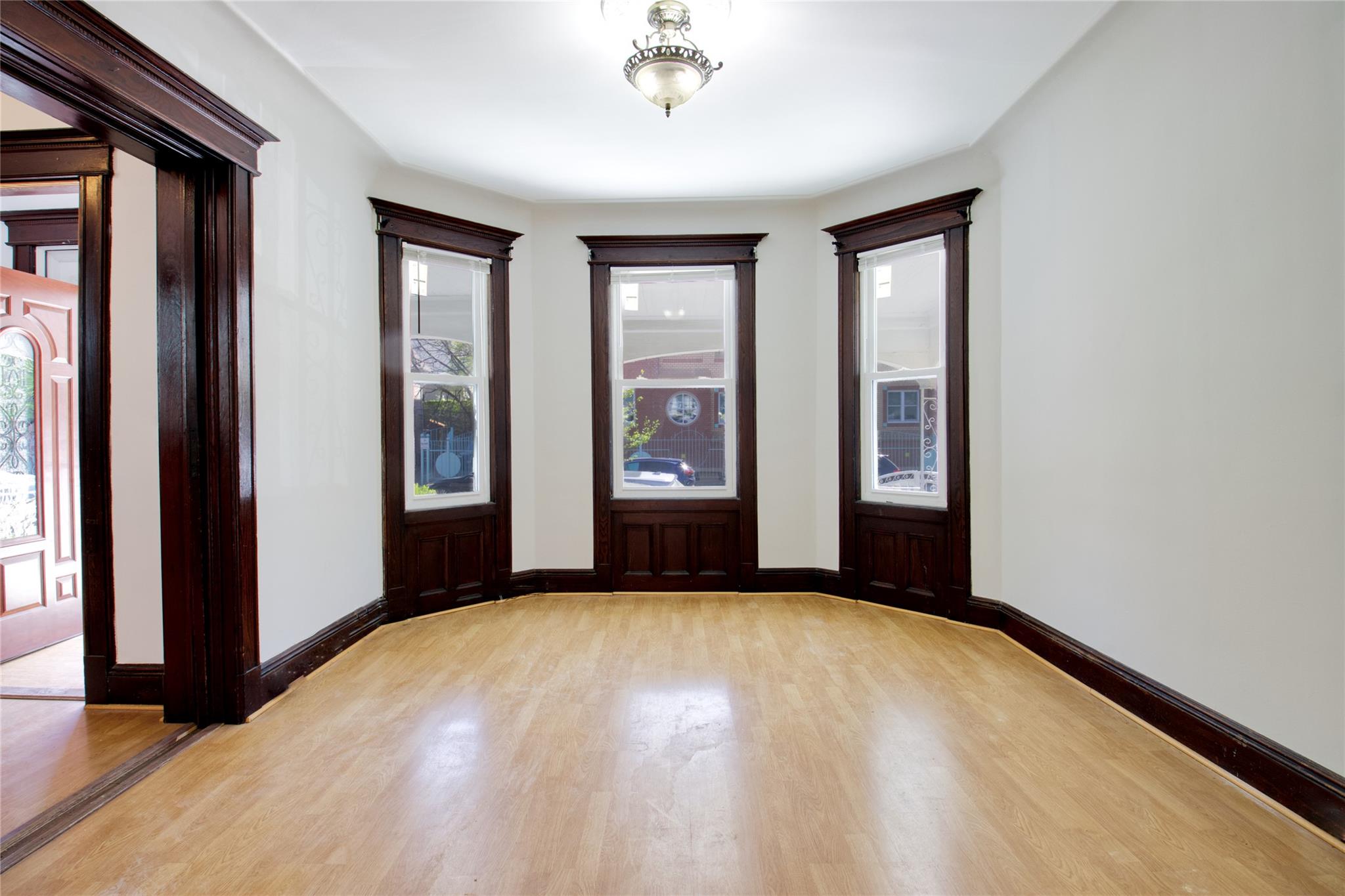 8746 117th Street, Richmond Hill, New York image 9