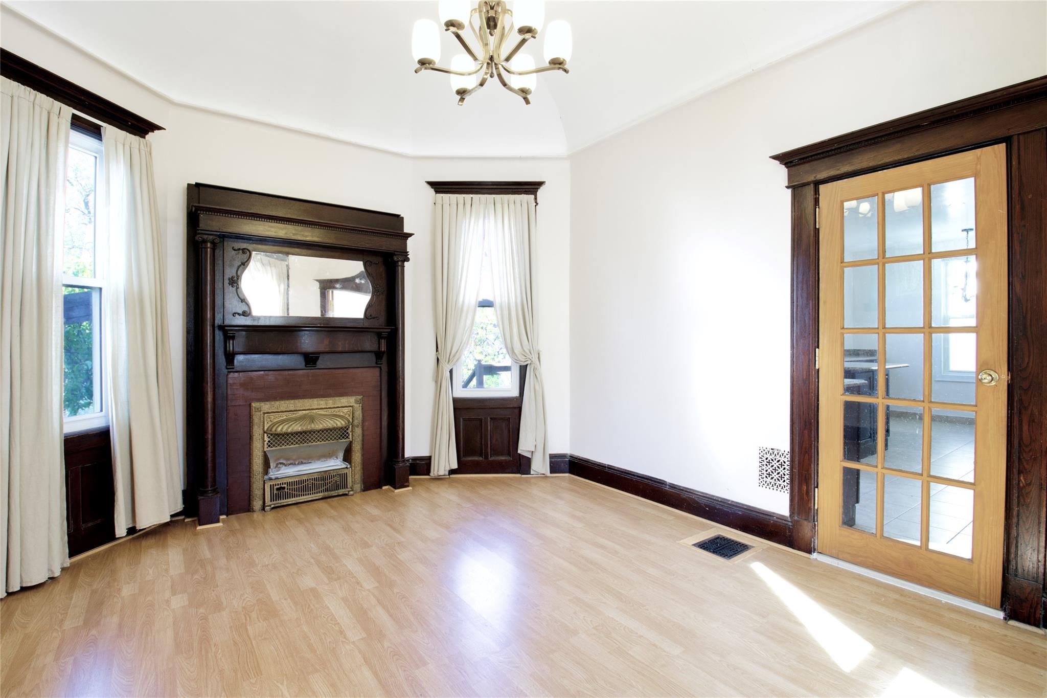 8746 117th Street, Richmond Hill, New York image 15
