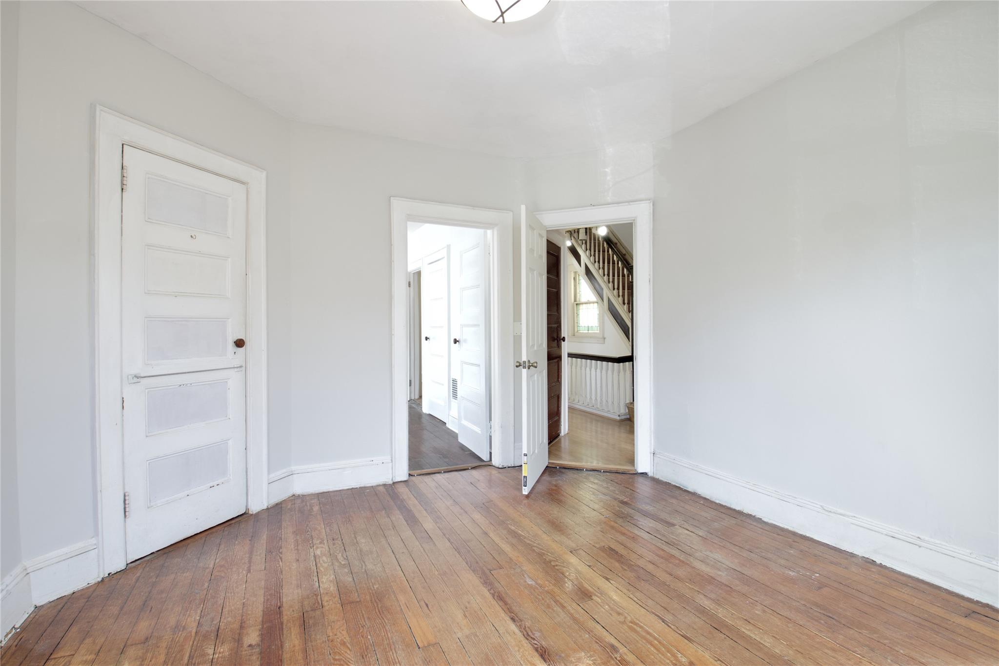 8746 117th Street, Richmond Hill, New York image 23