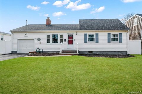 18 Cambridge Drive Babylon NY 11702