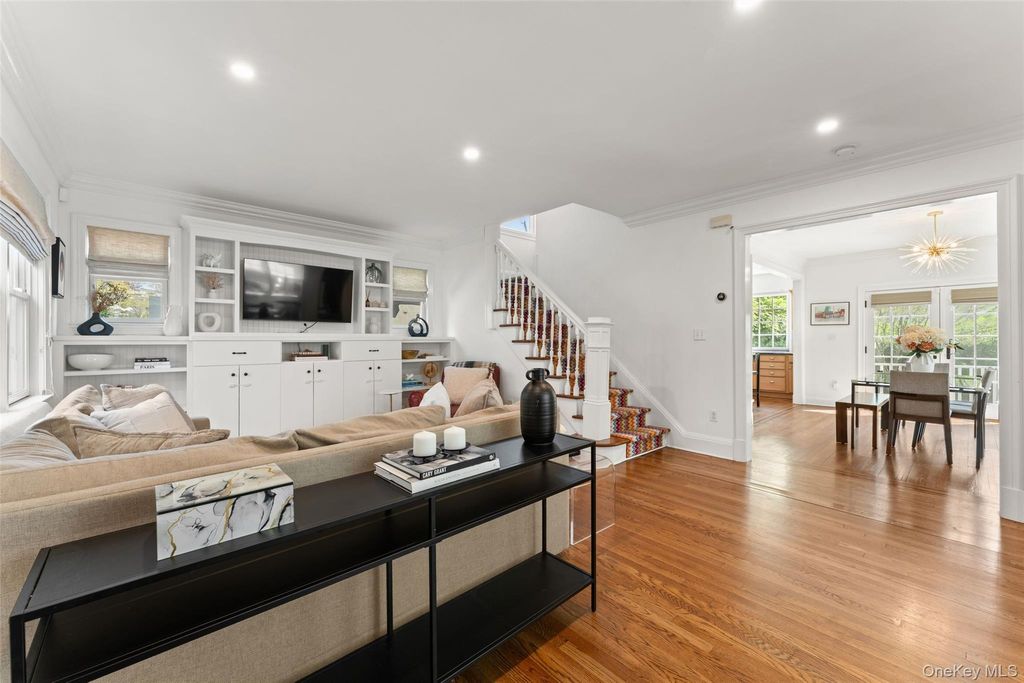 Photo of 186 Murray Avenue, Larchmont, NY 10538 (MLS # 993057)