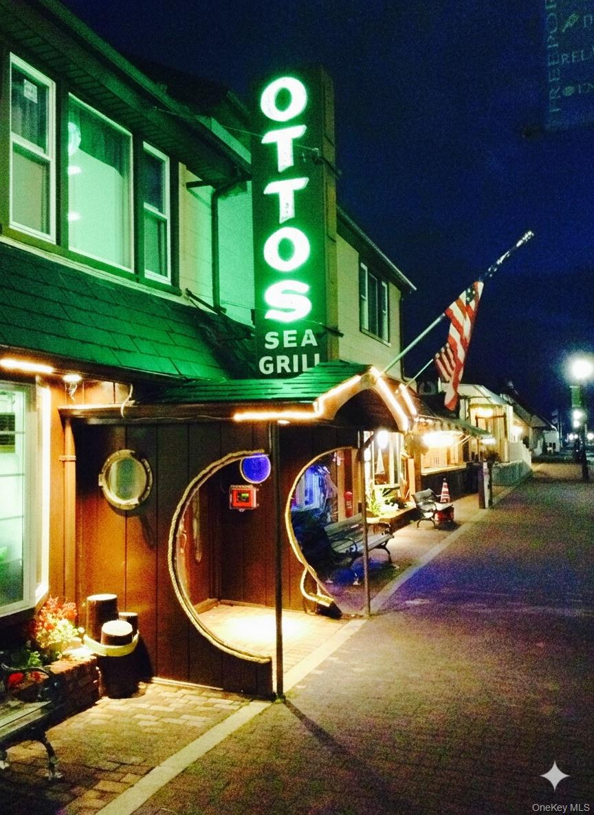 271 Woodcleft Avenue