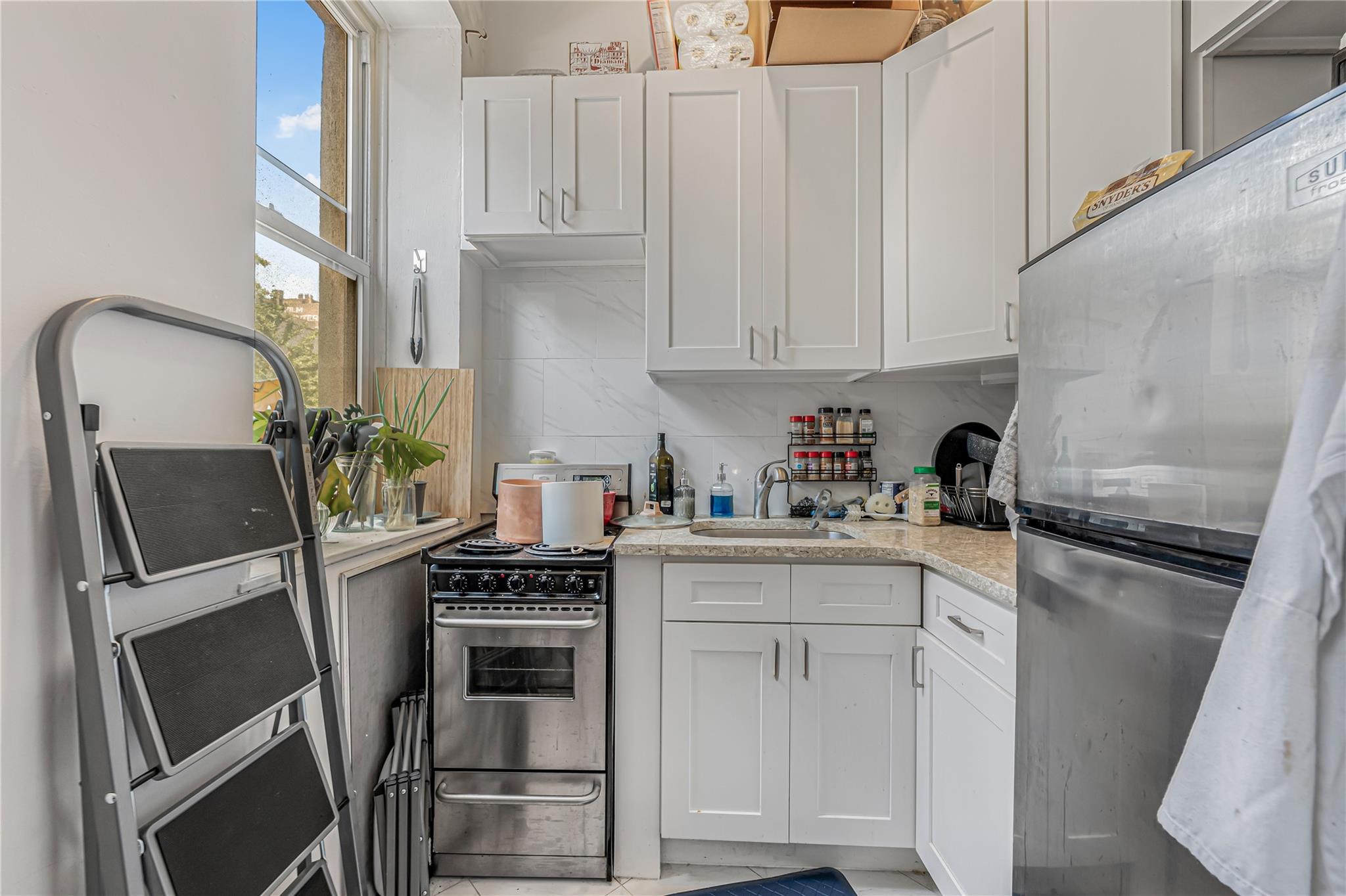 315 W 46 Street