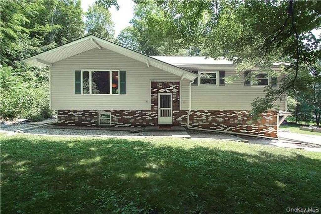 Photo of 45 Matuk Drive, Hyde Park, NY 12538 (MLS # 922765)