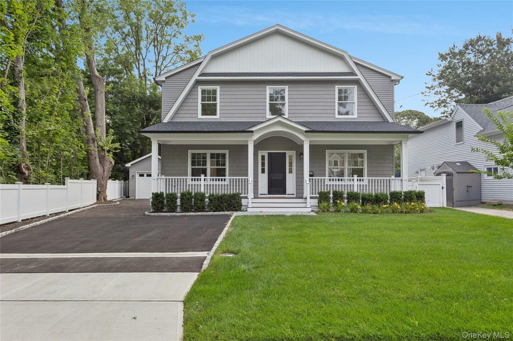 Photo of 111 Fairfield Avenue, Port Washington, NY 11050 (MLS # 904013)