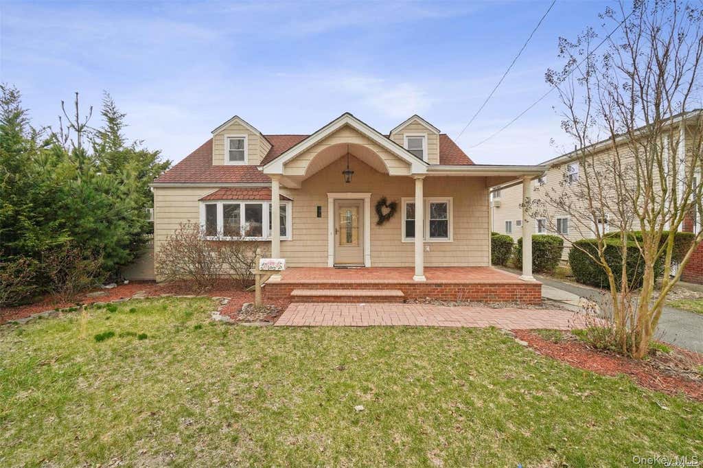 Photo of 1670 Abby Road, Merrick, NY 11566 (MLS # 1026778)