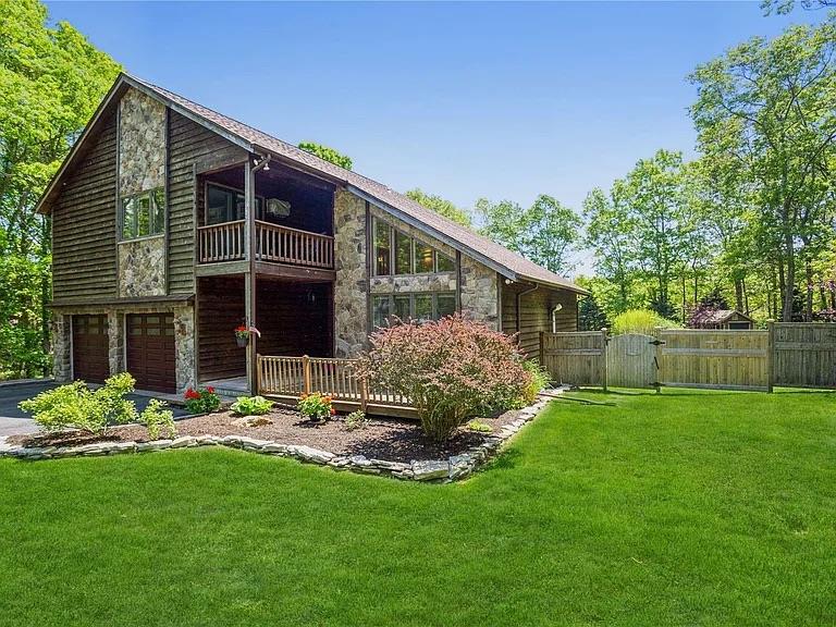 20 Nicole Court, Manorville, New York image 2