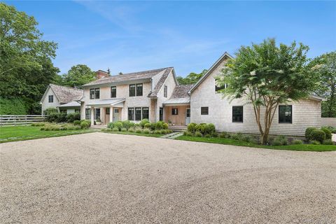 42 Hedge Row Lane East Hampton NY 11937