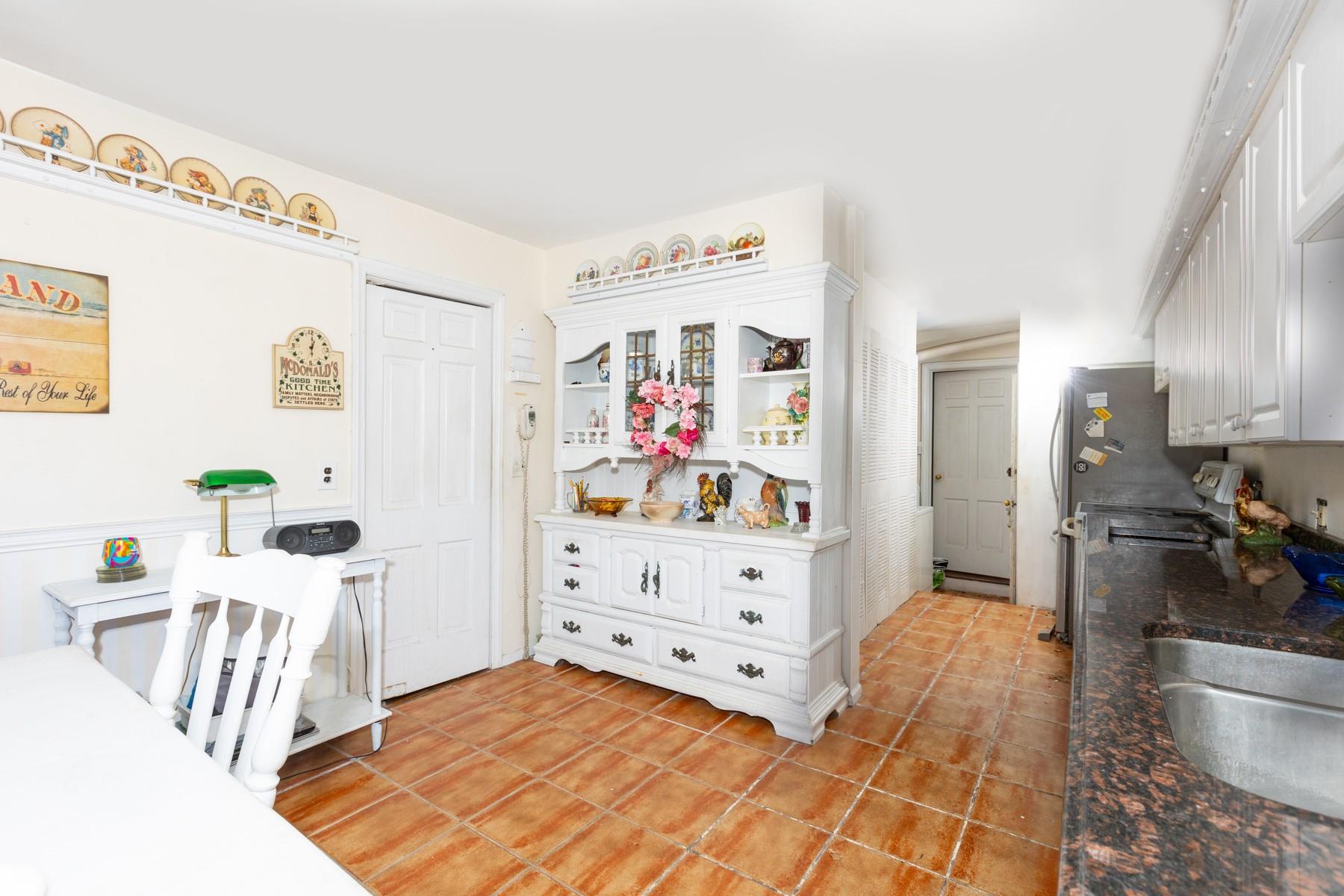 171 Wagstaff Lane, West Islip, New York image 10