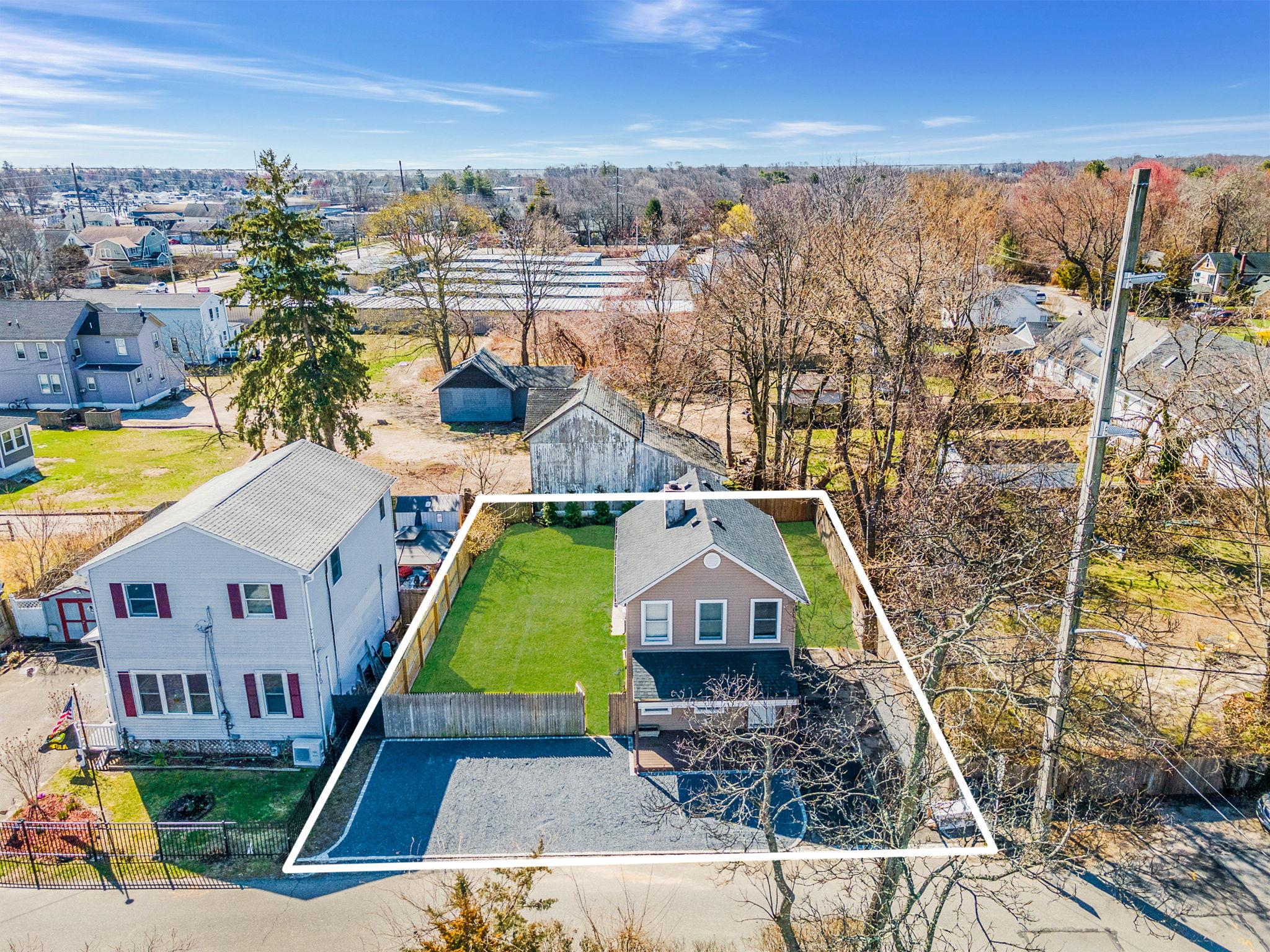 14 Fordham Street, Patchogue, New York image 29