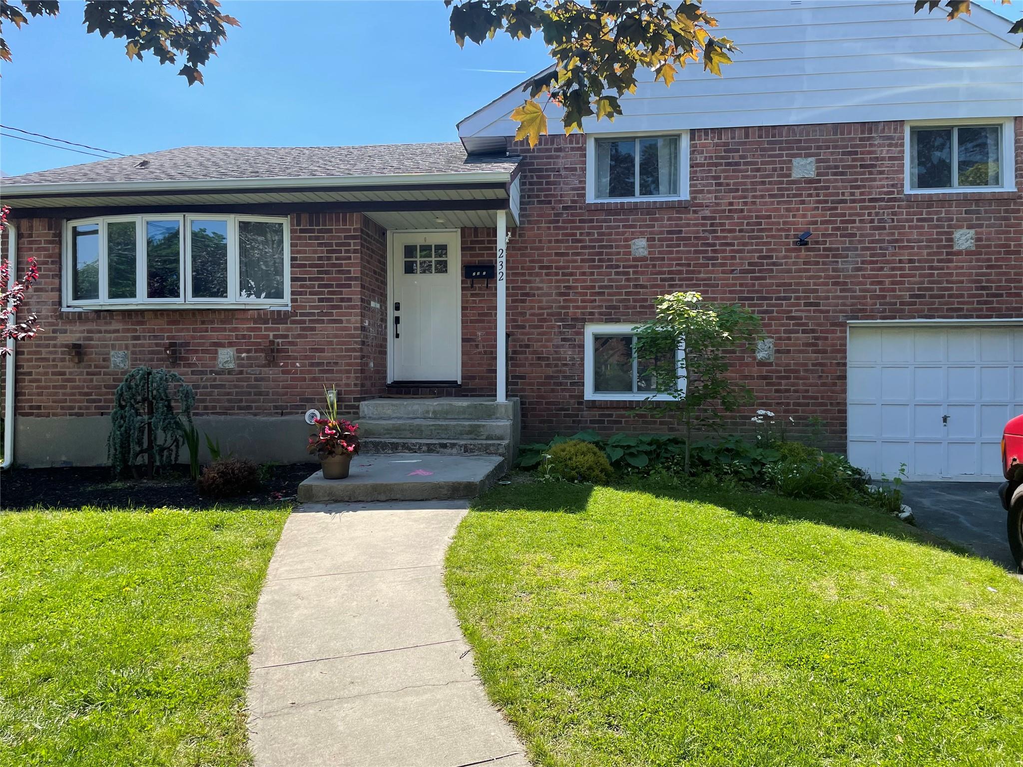 232 Vincent Drive Dr, East Meadow, New York image 1
