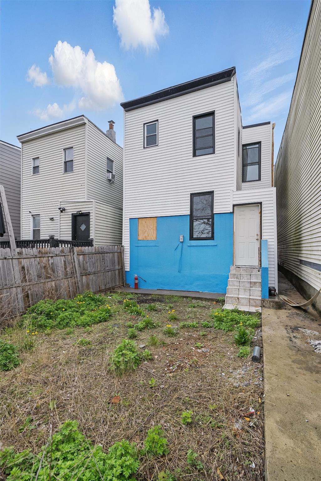2073 Bathgate Avenue, Bronx, New York image 30