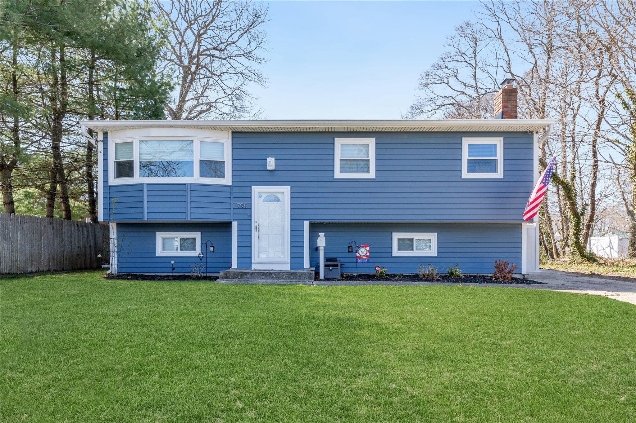 795 Bay Shore Avenue, West Islip, New York image 1