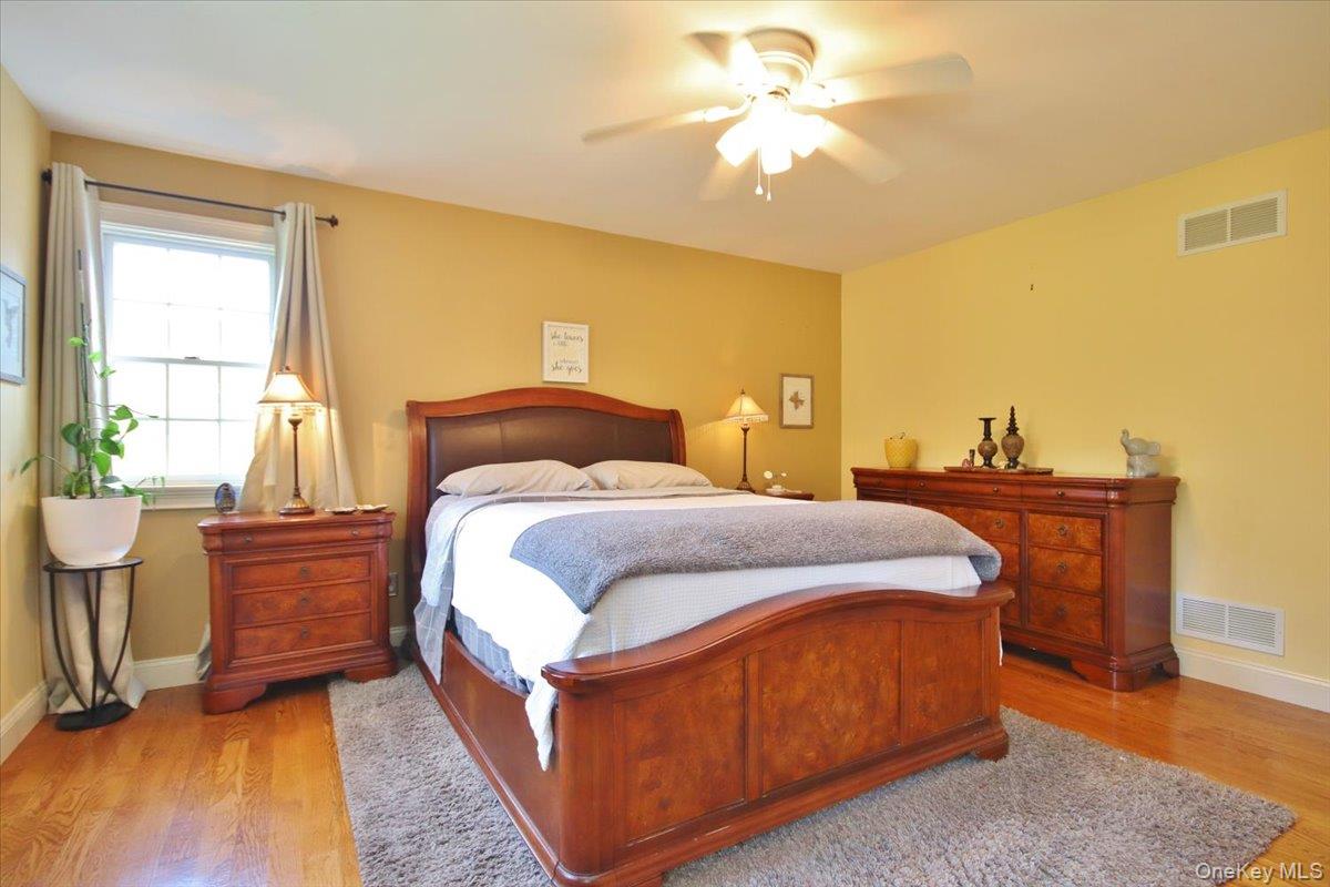 Stormville, New York 12582, United States, 4 Bedrooms Bedrooms, ,3 BathroomsBathrooms,Residential,Active,226398