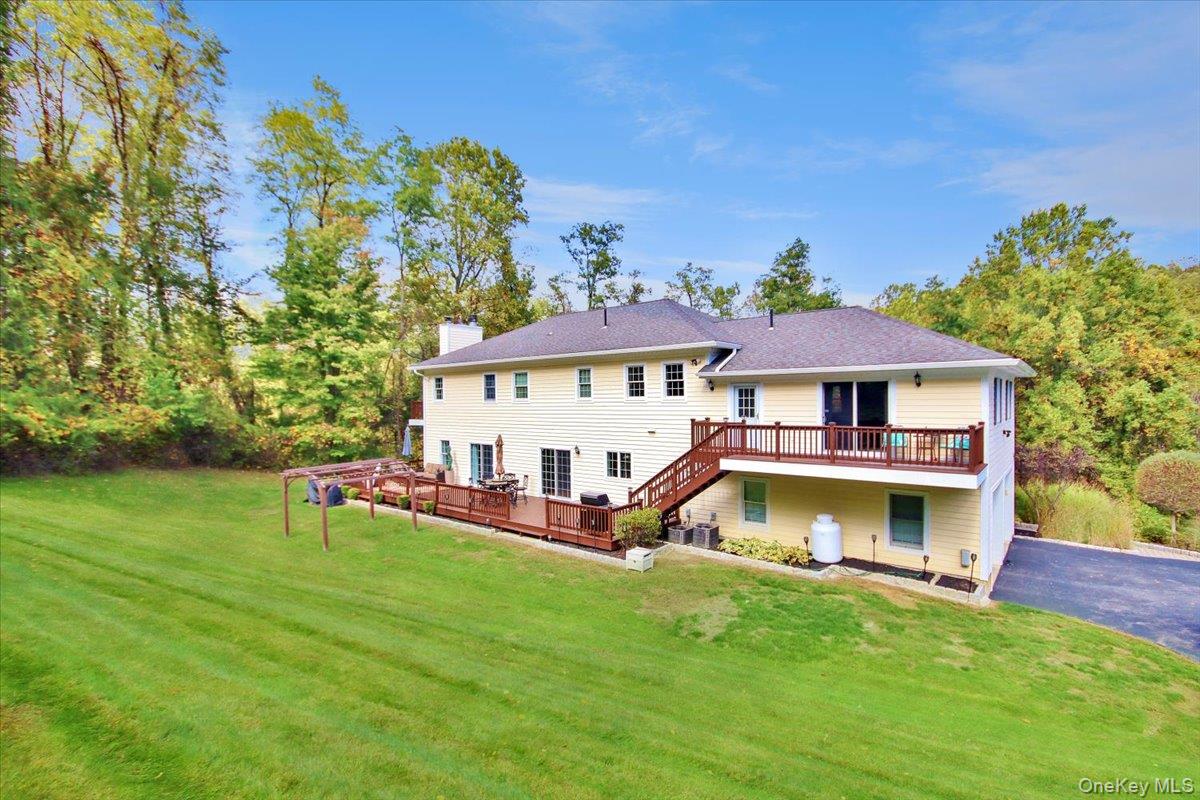 Stormville, New York 12582, United States, 4 Bedrooms Bedrooms, ,3 BathroomsBathrooms,Residential,Active,226398
