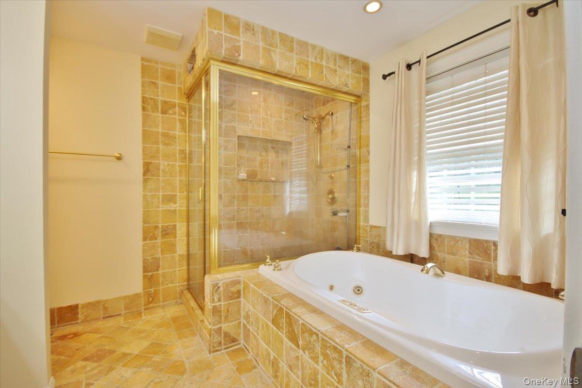 Stormville, New York 12582, United States, 4 Bedrooms Bedrooms, ,3 BathroomsBathrooms,Residential,Active,226398