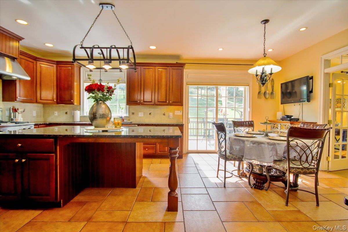 Stormville, New York 12582, United States, 4 Bedrooms Bedrooms, ,3 BathroomsBathrooms,Residential,Active,226398