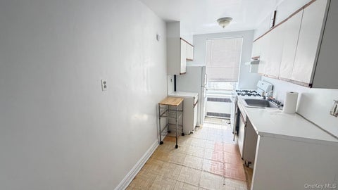 Photo of 61-41 Saunders Street #B67, Rego Park, NY 11374 (MLS # 1030156)