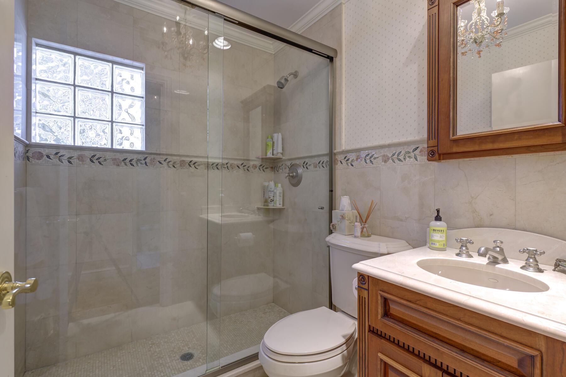 94 Schoolhouse Lane, Roslyn Heights, New York image 19