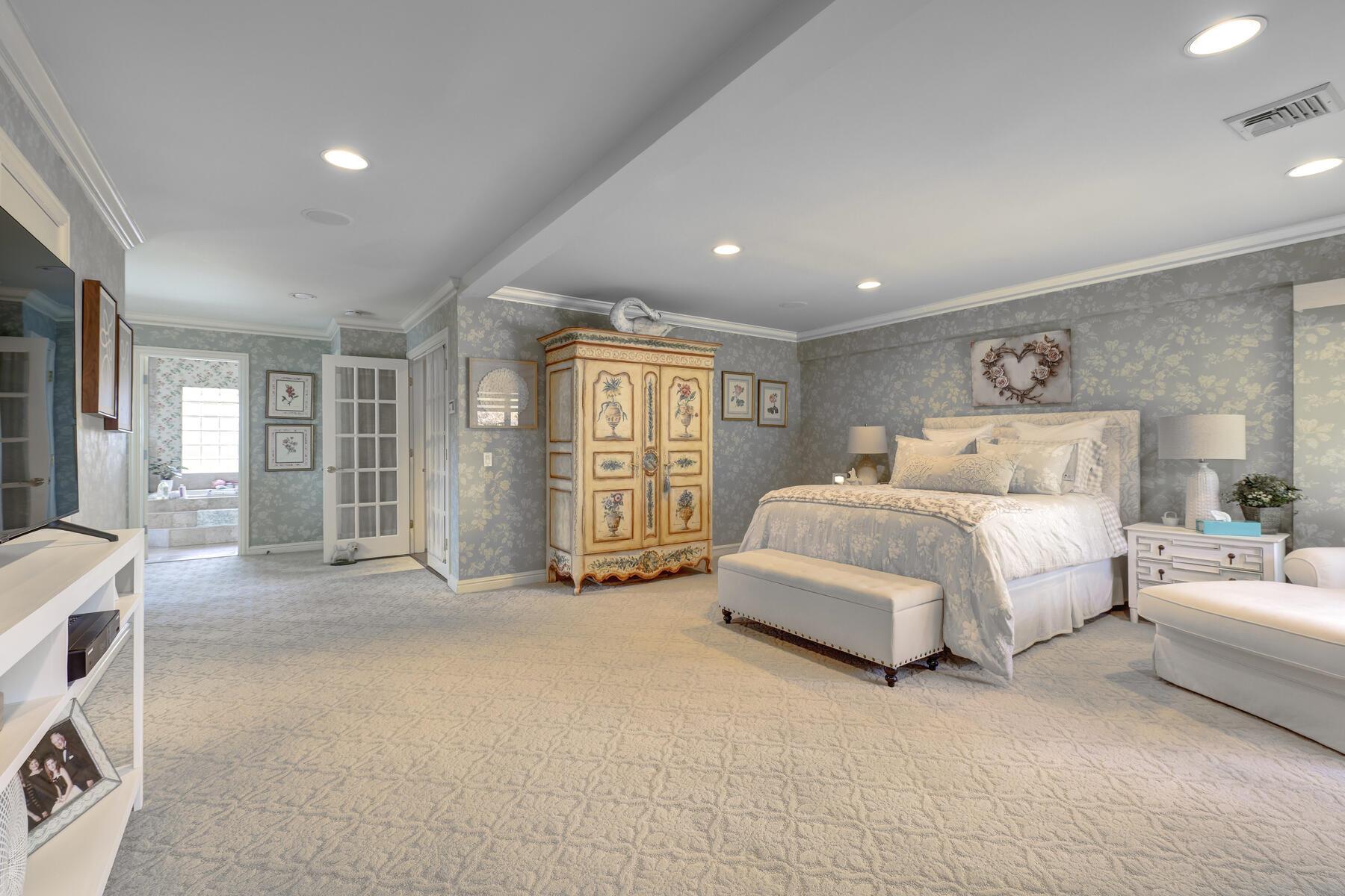 94 Schoolhouse Lane, Roslyn Heights, New York image 16