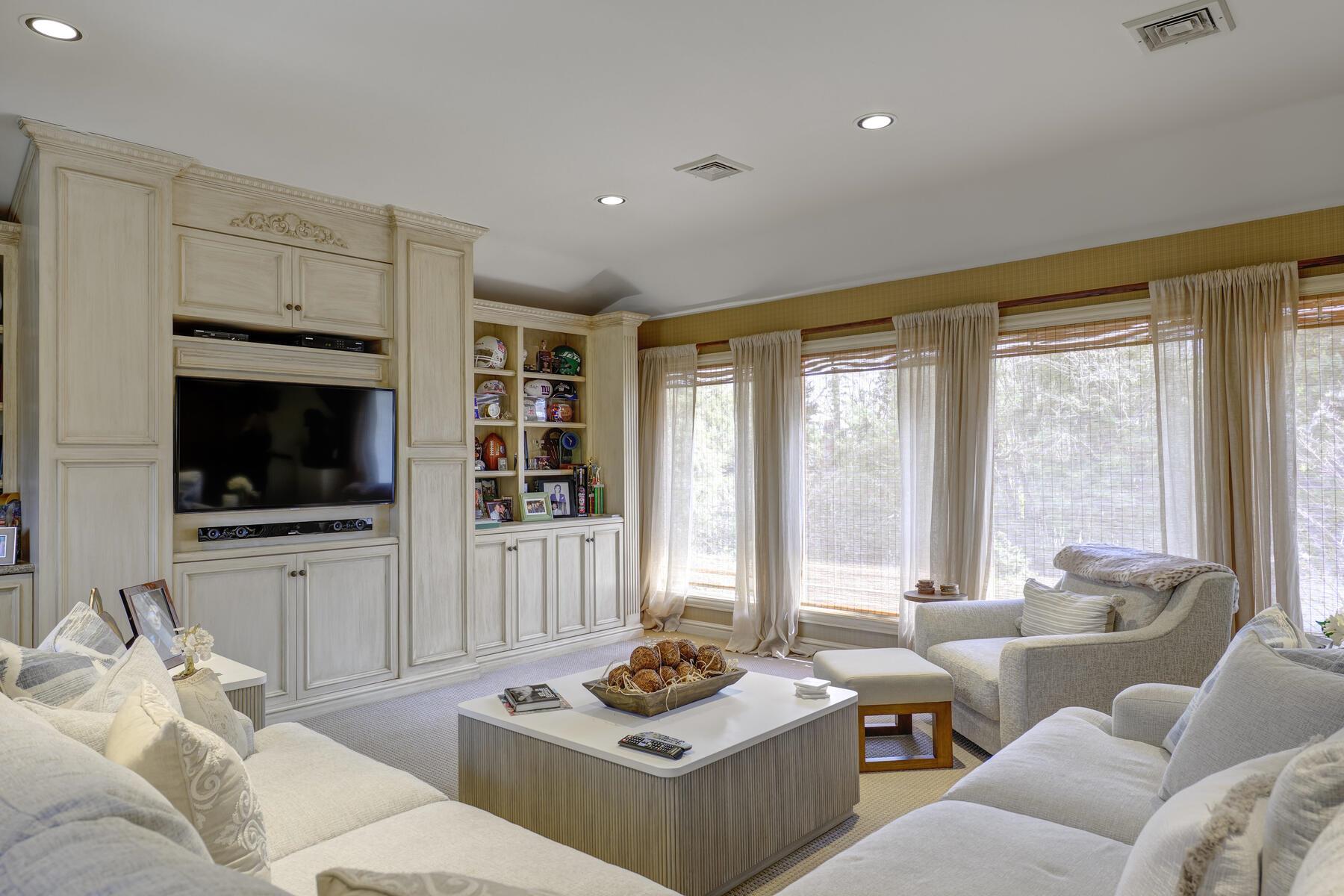94 Schoolhouse Lane, Roslyn Heights, New York image 14