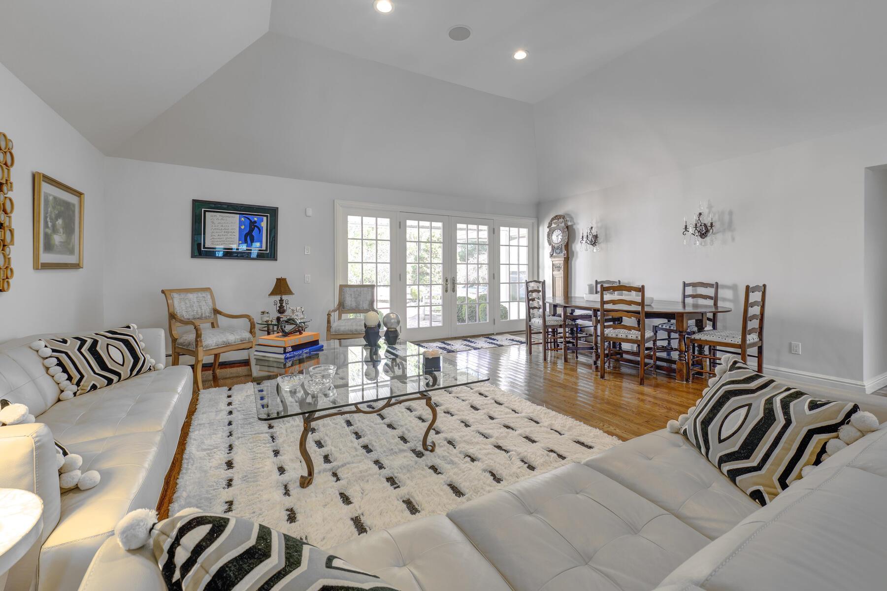 94 Schoolhouse Lane