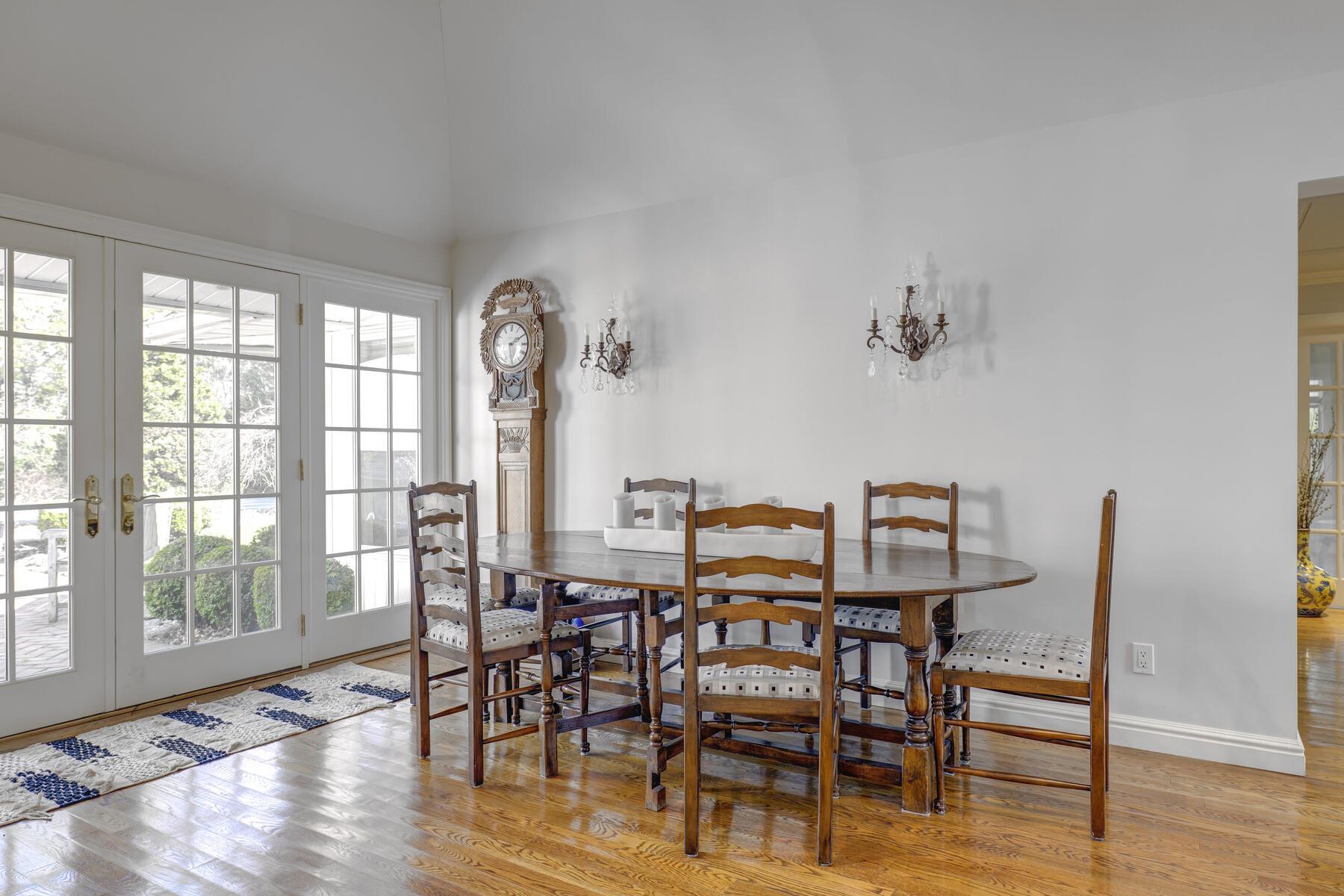 94 Schoolhouse Lane, Roslyn Heights, New York image 8