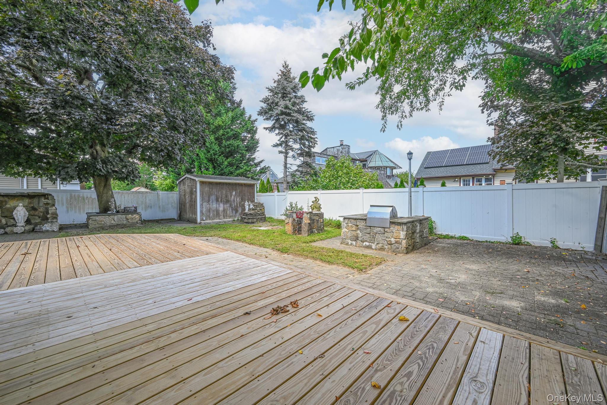 203 N Manhattan Avenue