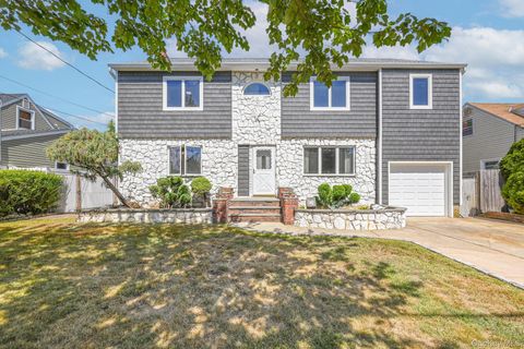 203 N Manhattan Avenue Massapequa NY 11758