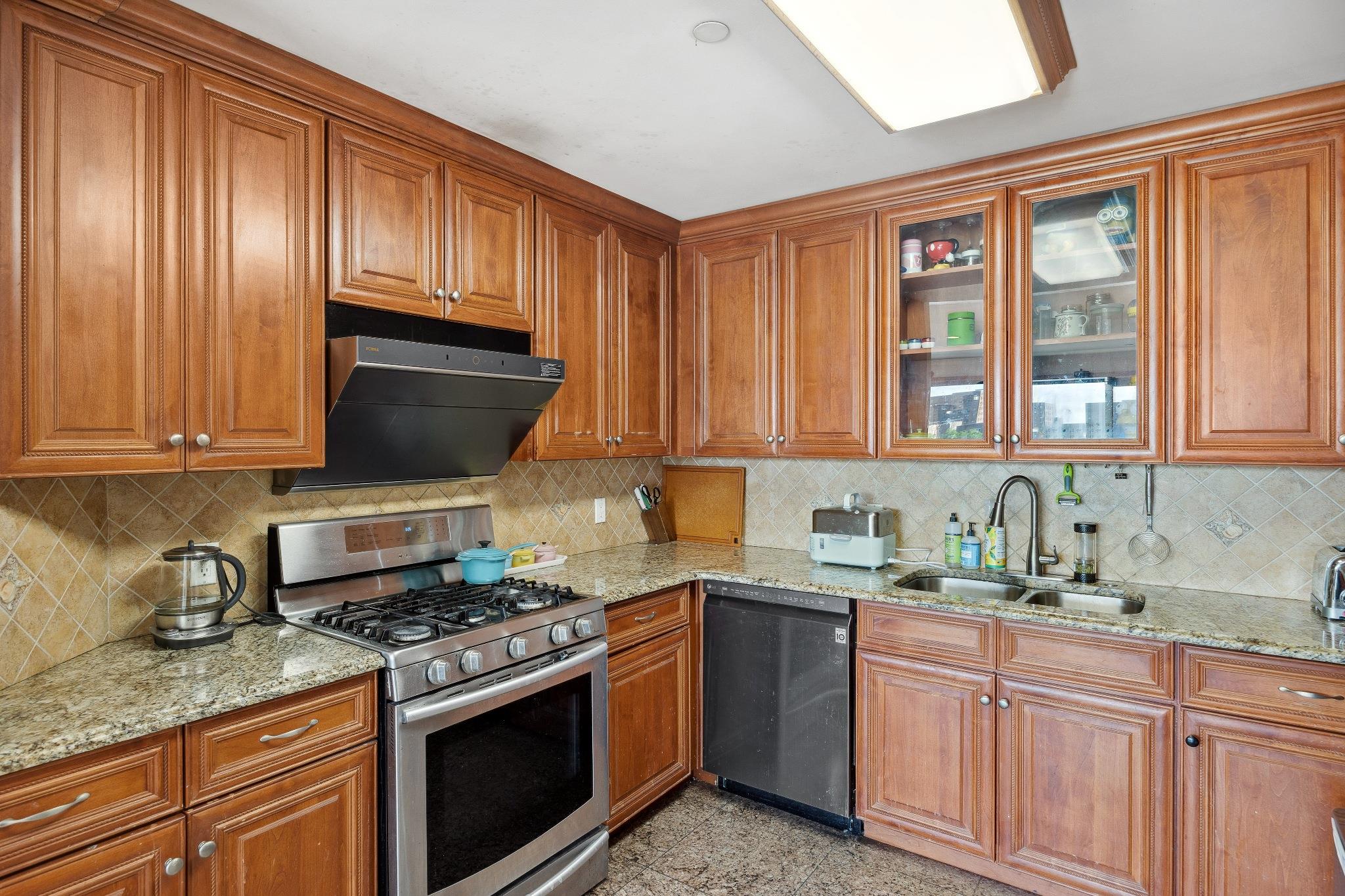 99-31 66th Avenue #5A, Rego Park, New York image 9