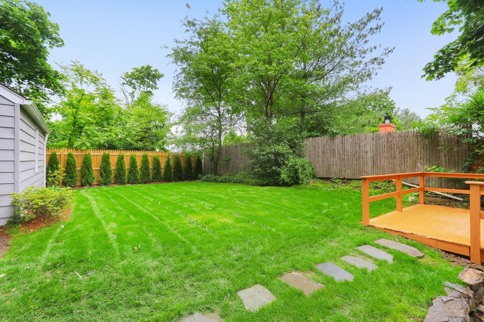 19 Deane Place, Larchmont, New York image 16