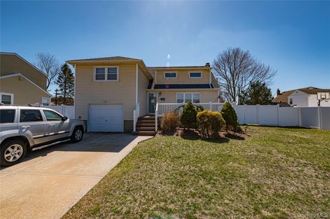 33 Soloff Road Massapequa NY 11758