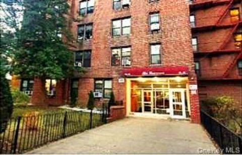 Homes For Sale - 33-44 Junction Boulevard Blvd #6X<br/> Jackson Heights, NY 11372