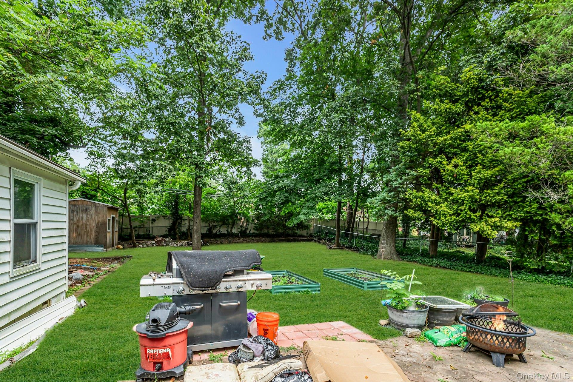 Glen Cove, New York 11542, United States, 4 Bedrooms Bedrooms, ,2 BathroomsBathrooms,Residential,Coming Soon,177484