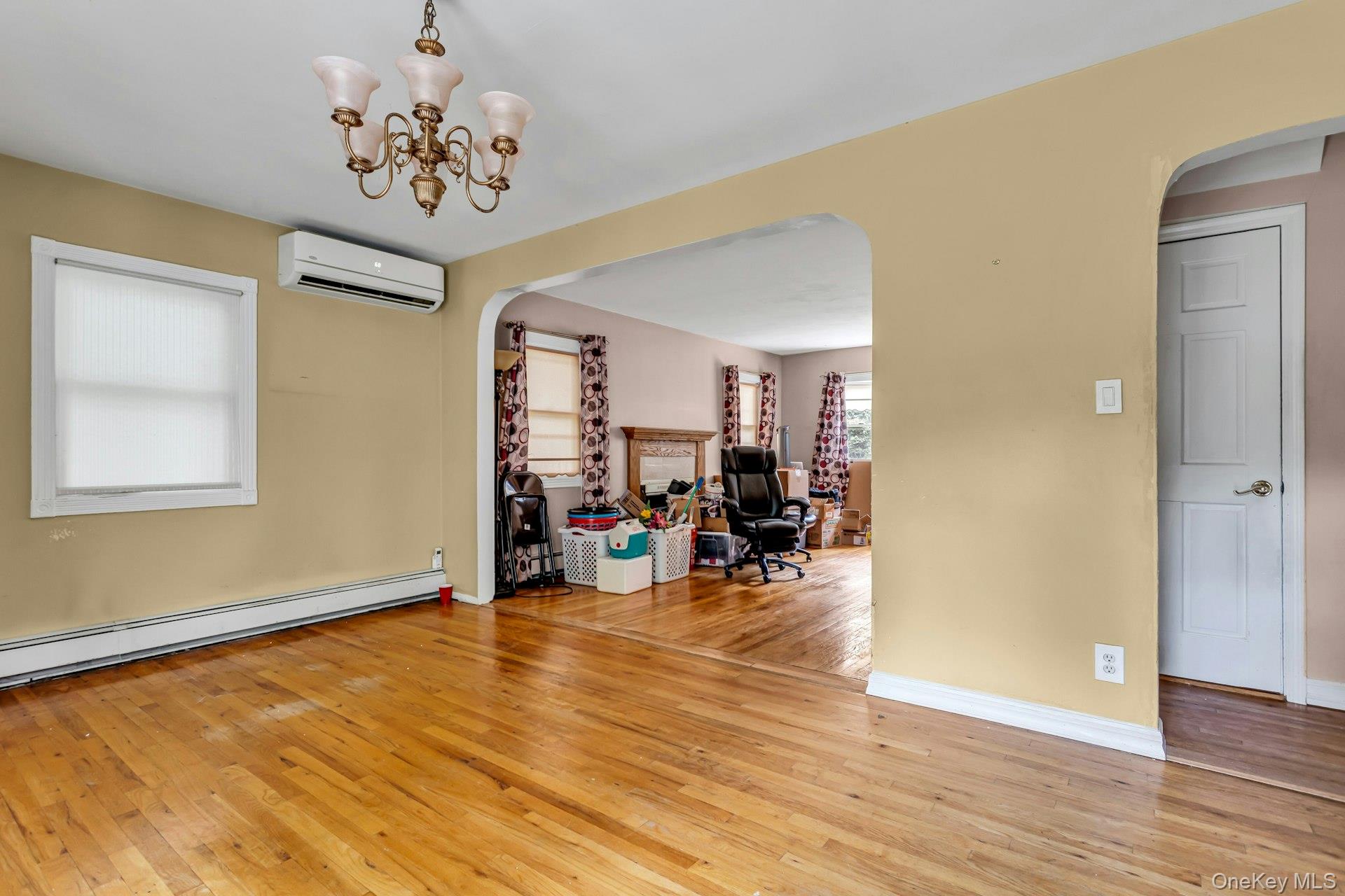 Glen Cove, New York 11542, United States, 4 Bedrooms Bedrooms, ,2 BathroomsBathrooms,Residential,Coming Soon,177484