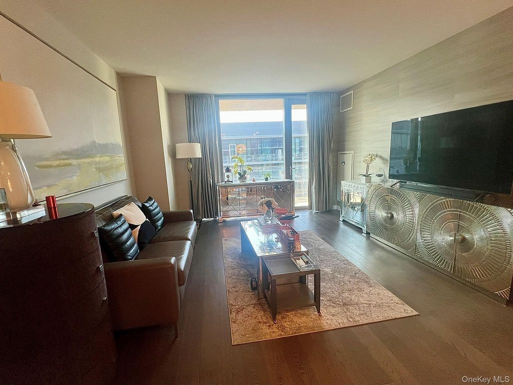 Photo of 131-03 40 road Rd #penthouse2G, Flushing, NY 11354 (MLS # 996727)