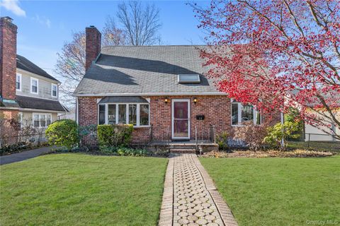 10 Fairfield Avenue, Port Washington, NY 11050 - MLS#: 940210