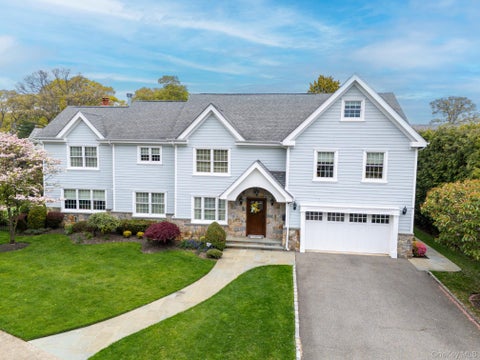 Homes For Sale - 93 Berkshire Road<br/> Rockville Centre, NY 11570