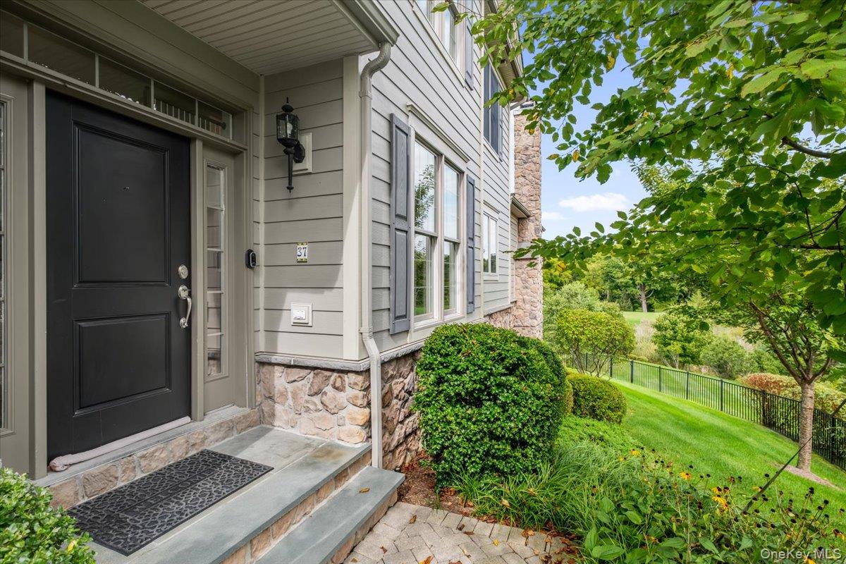 37 Deforest Drive