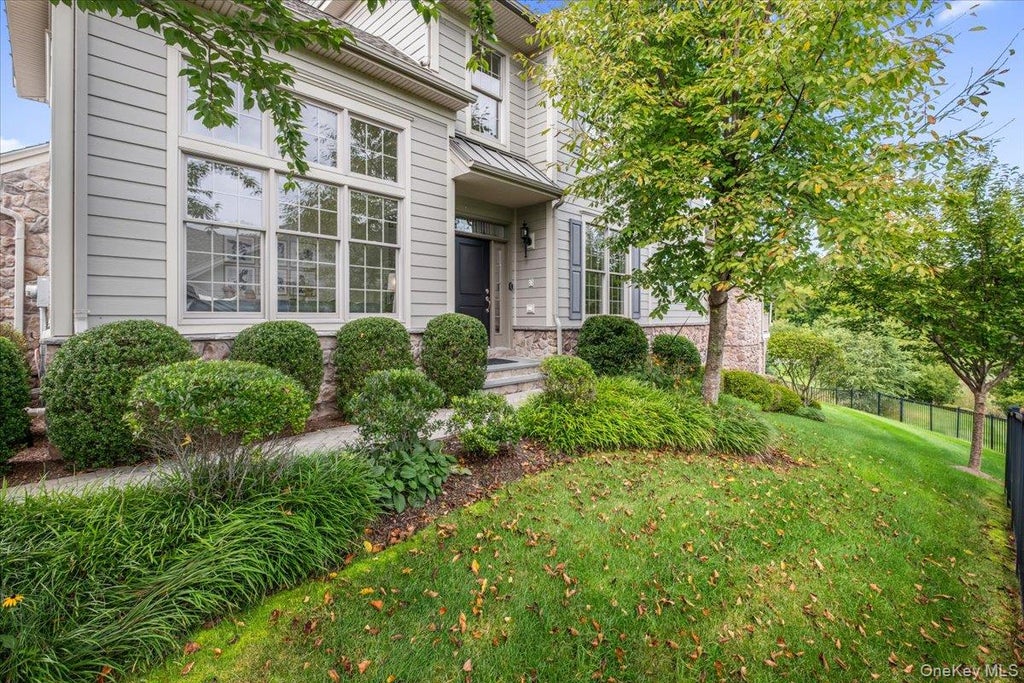 Photo of 37 Deforest Drive, Cortlandt Manor, NY 10567 (MLS # 1052971)