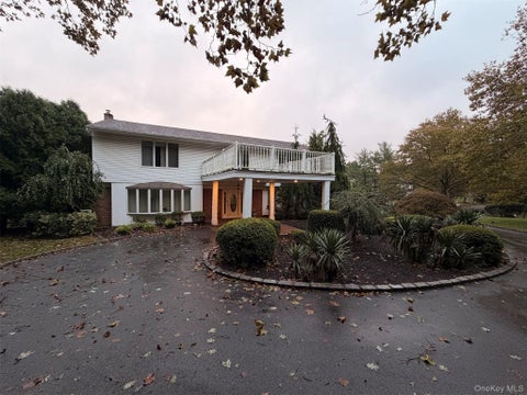 Homes For Rent - 1 Somner Drive<br/> Dix Hills, NY 11746
