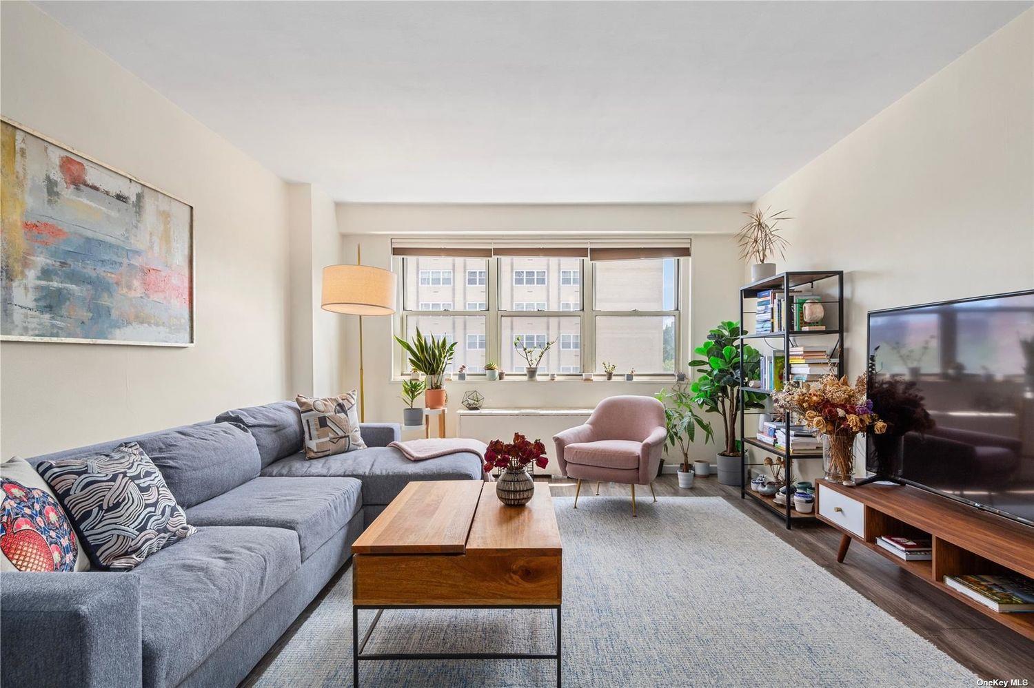 Property for Sale at 66th Road K-3, Forest Hills, Queens, NY - Bedrooms: 1 
Bathrooms: 1 
Rooms: 5  - $399,000