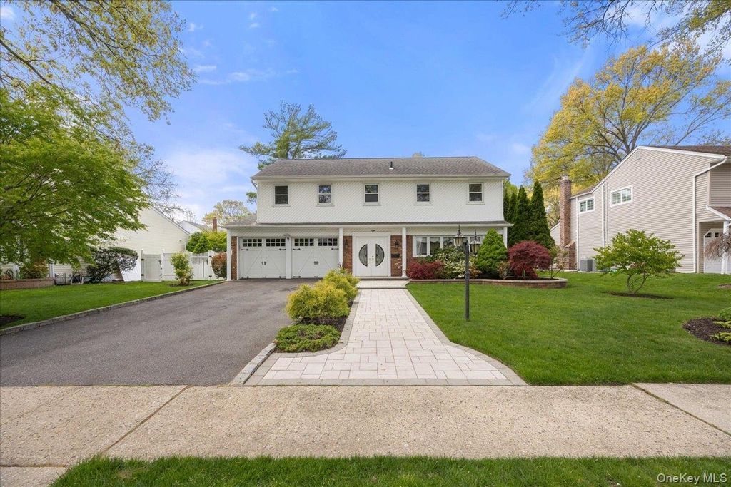 Photo of 8 Marietta Drive, Westbury, NY 11590 (MLS # 995596)