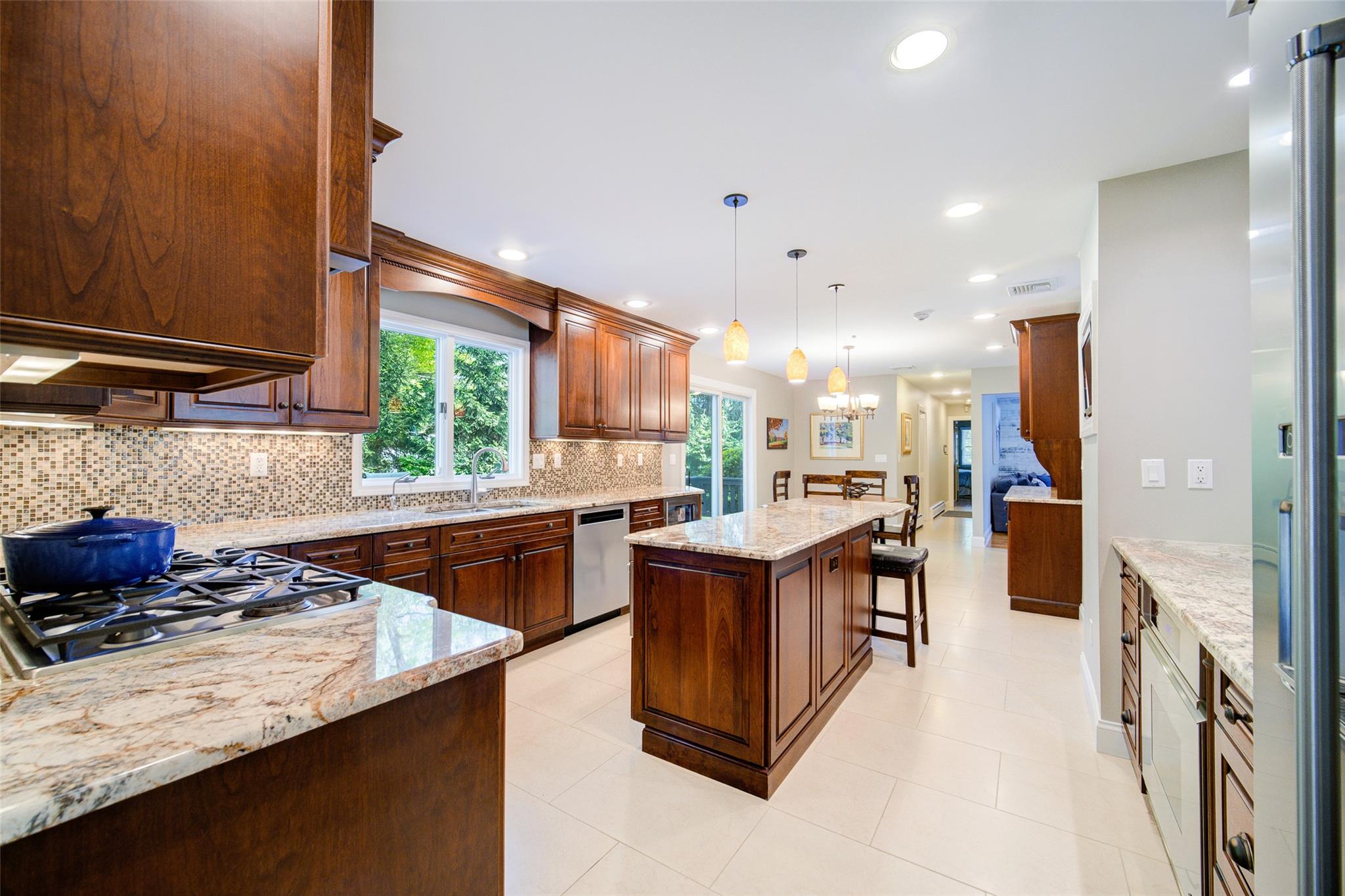 6 Henry Court, Suffern, New York image 9