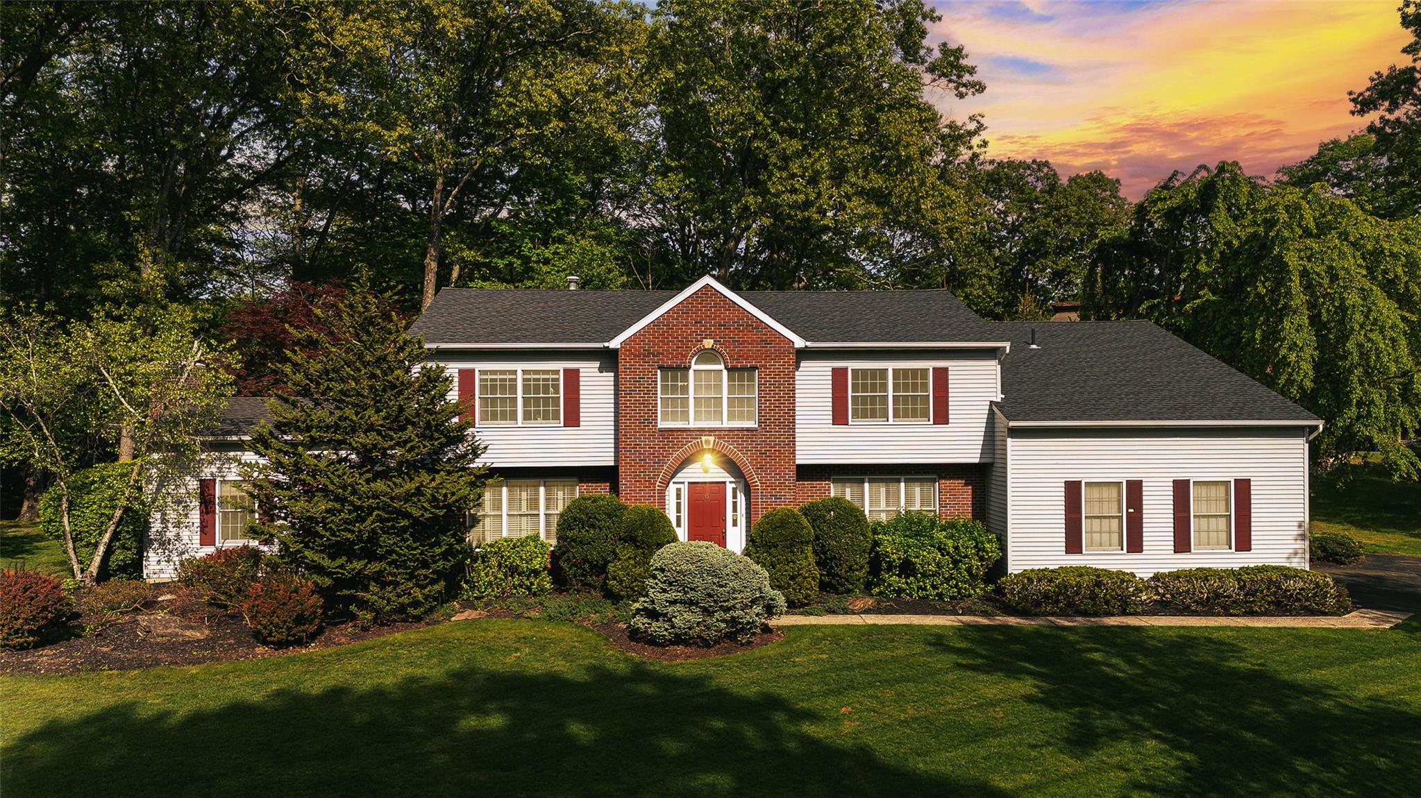 6 Henry Court, Suffern, New York image 1