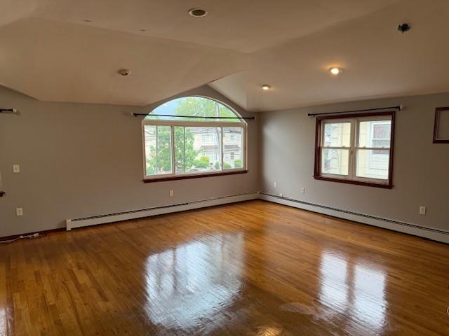 Rental Property at 148th Avenue, Rosedale, Queens, NY - Bedrooms: 3 
Bathrooms: 2 
Rooms: 5  - $3,200 MO.