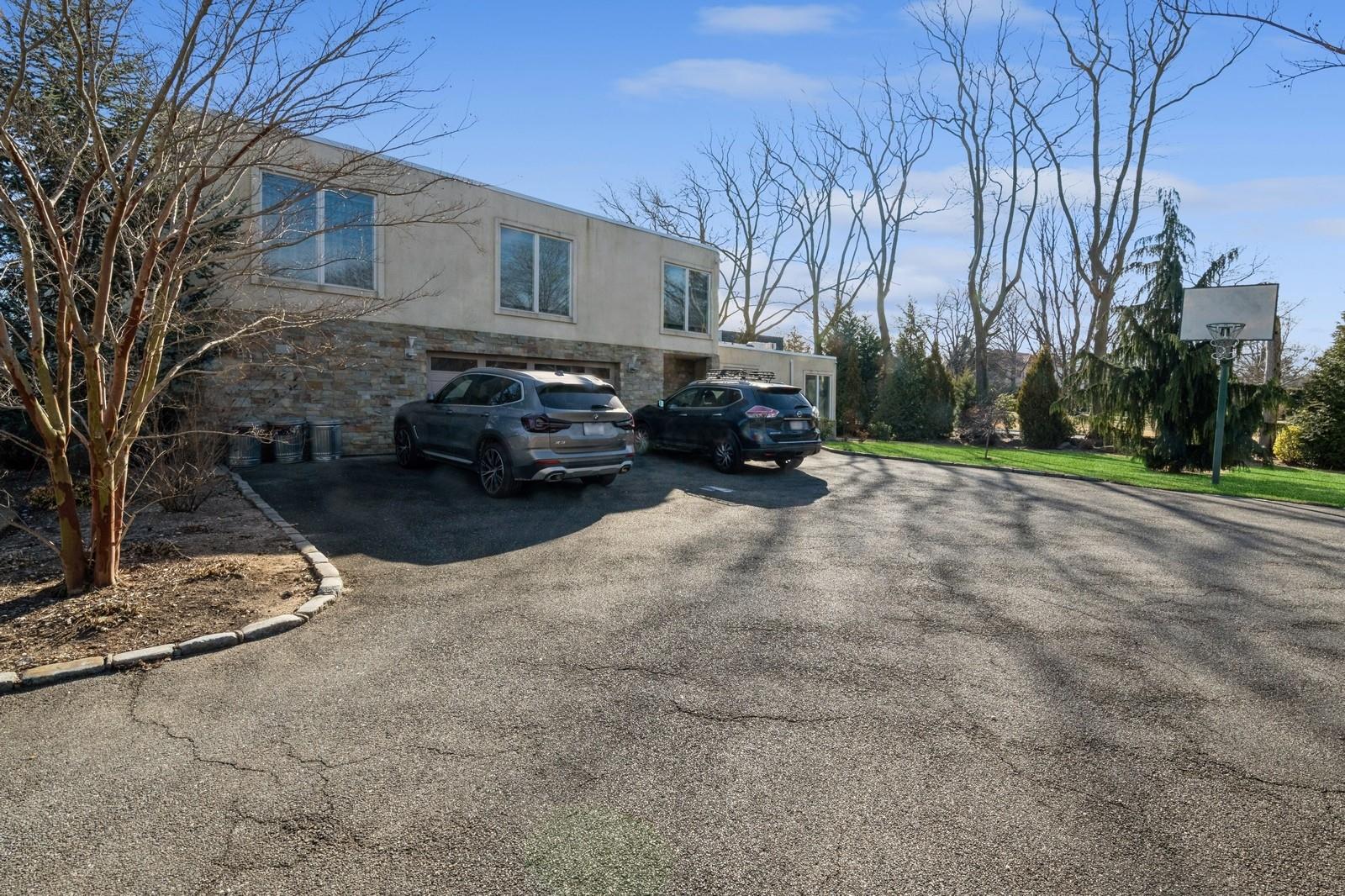 10 Macy Drive, Hewlett Bay Park, New York image 3