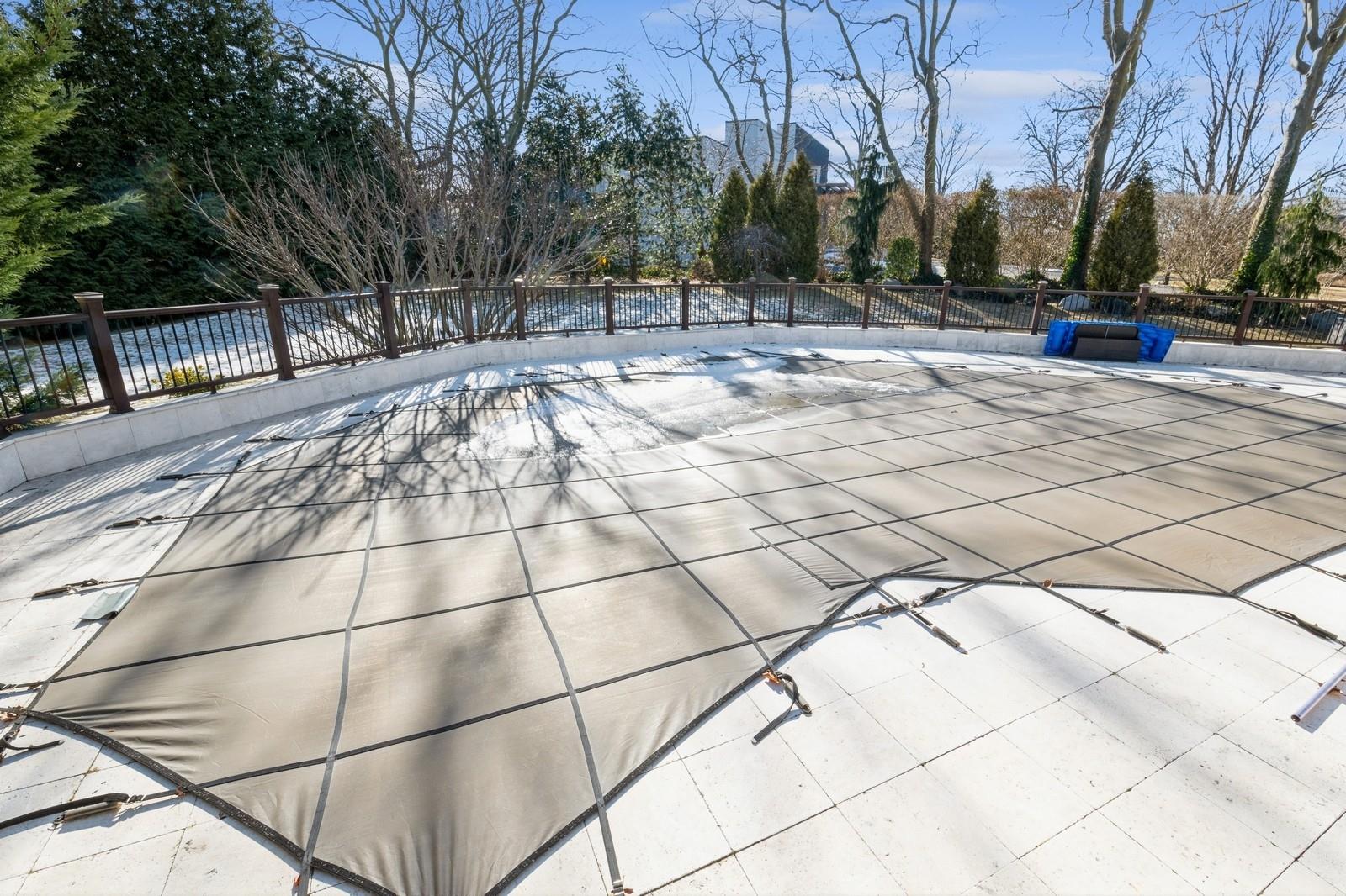10 Macy Drive, Hewlett Bay Park, New York image 22